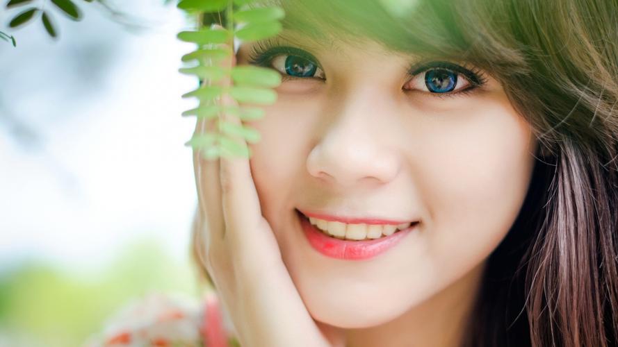 黄仁勋首次用中文演讲：很紧张